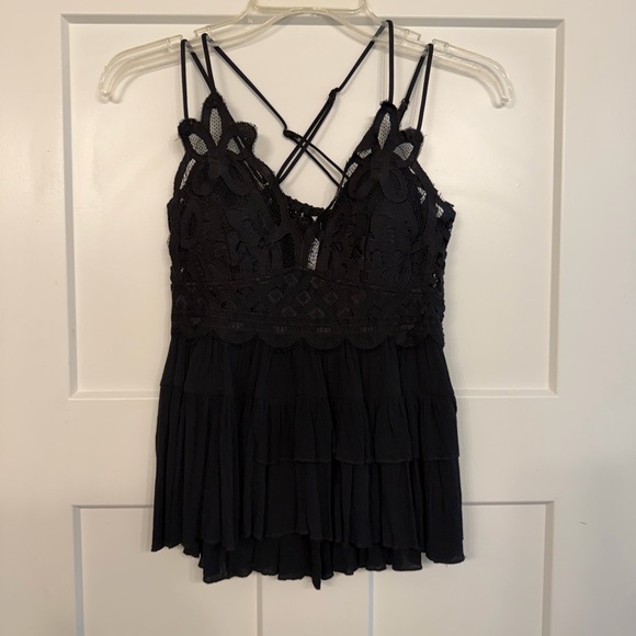 Zenana Outfitters Tops - Zenana Outfitters Black Lace Crochet Cami